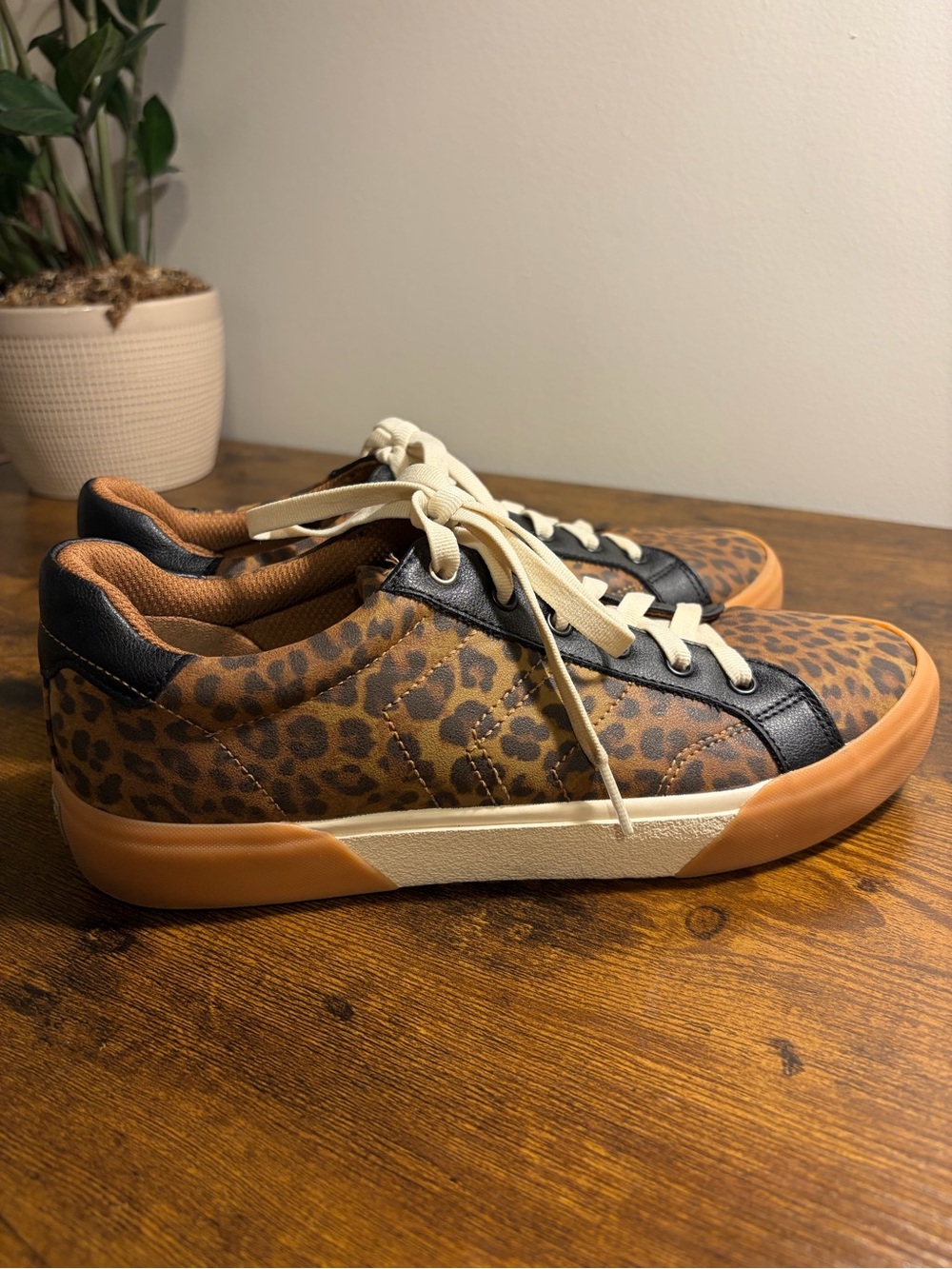 Dr. Scholl's Leopard Print Low-Top Sneakers - Brown/Tan/Cream NWOT - Size 8.5
